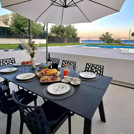 Gorgeous In Holiday home *